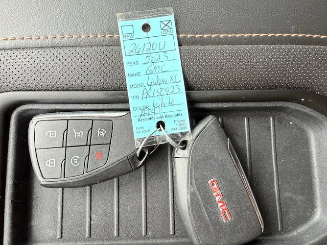 2023 GMC Yukon XL AT4