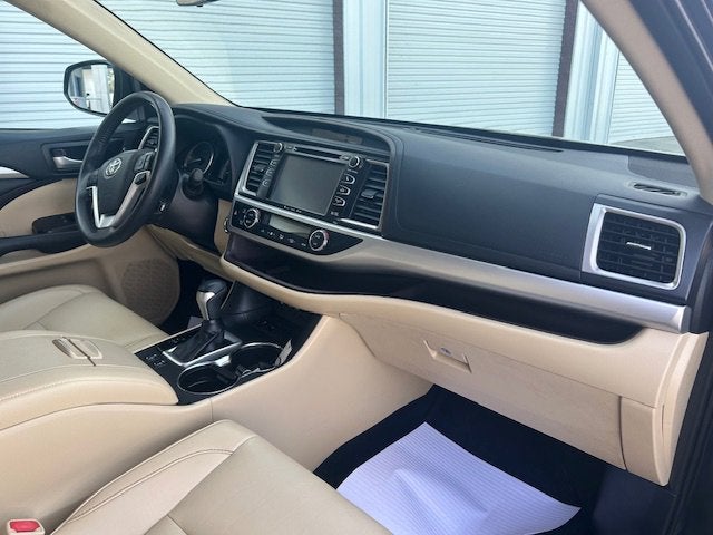 2019 Toyota Highlander SE