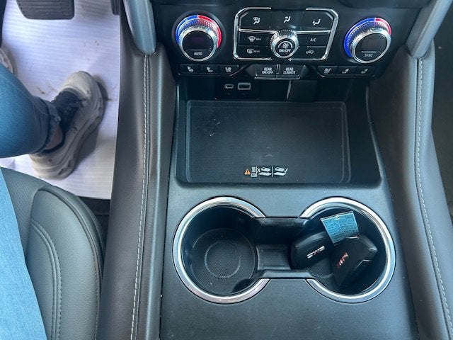 2022 GMC Yukon SLT
