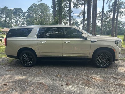 2023 GMC Yukon XL SLT